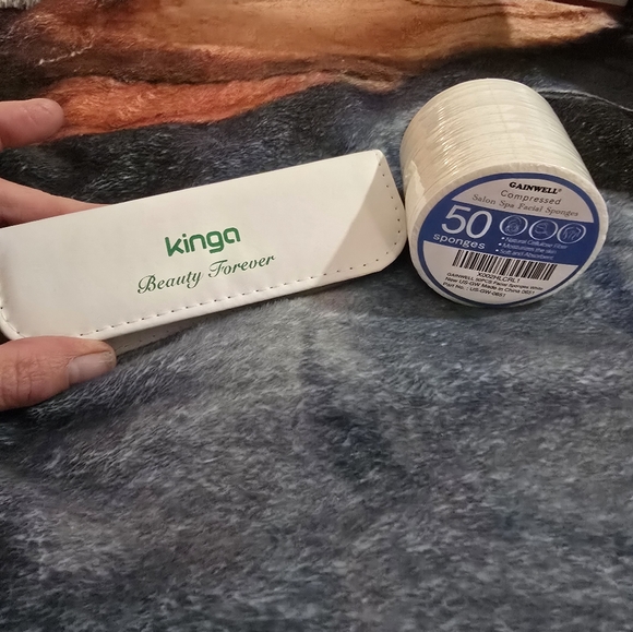 White Skincare Tool Set - Picture 1 of 10